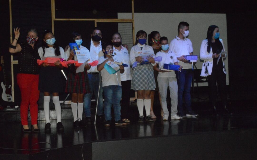 Estos son los seis estudiantes premiados durante la primera Feria Literaria de Ibagué