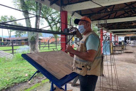 Herney Nieto Delgado, el artista detrás de la elaboración del alumbrado navideño de Ibagué
