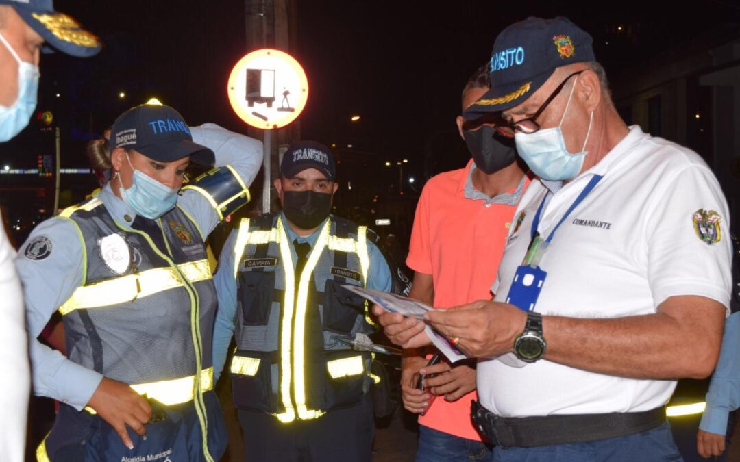 Continúan los operativos de control a ‘chivas’ turísticas en Ibagué