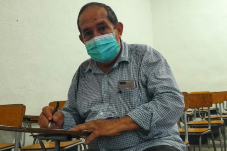 ¡No importa la edad! Don Mario, un adulto mayor de Ibagué estudiará música en la EFAC 