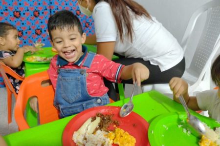 Cada vez son más las familias que se benefician de la primera Guardería Nocturna de Ibagué