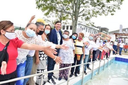 Alcaldía puso en funcionamiento la piscina del Centro Integral La Cima