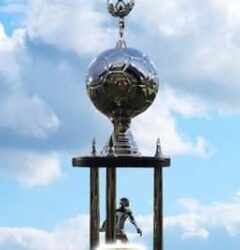 TAPA ROJA ACOMPAÑA LA FIESTA DEL VINO TINTO Y ORO