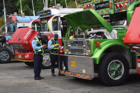 ‘Chivas turísticas’ tendrán condiciones para su operación en Ibagué