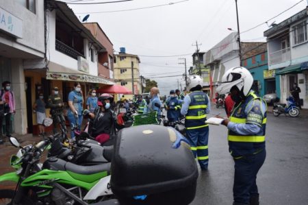 Autoridades de Ibagué adelantan operativos contra la invasión del espacio público y el mal parqueo