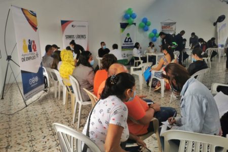 Habitantes de la comuna Cuatro de Ibagué postularon sus hojas de vida en ‘Empleo al Barrio’