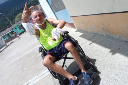 Más de 200 ibaguereños de la zona urbana y rural han recibido sillas de ruedas