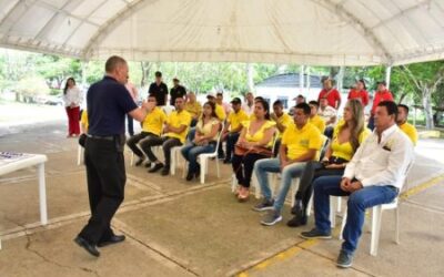 Gremio de ‘chivas’ turísticas se capacita con la Alcaldía de Ibagué 