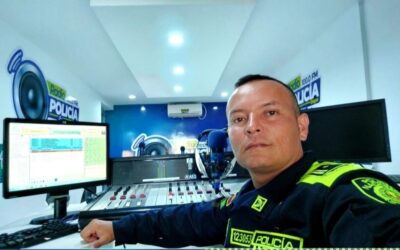 Piñeres, cumplió 20 años en los 100.0 Emisora Policía Nacional desde Ibagué