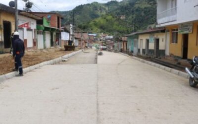 En San Antonio avanza la pavimentación de vías urbanas