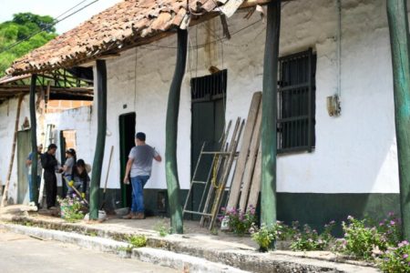Voluntarios restauraron la fachada de dos casas coloniales en Ambalema