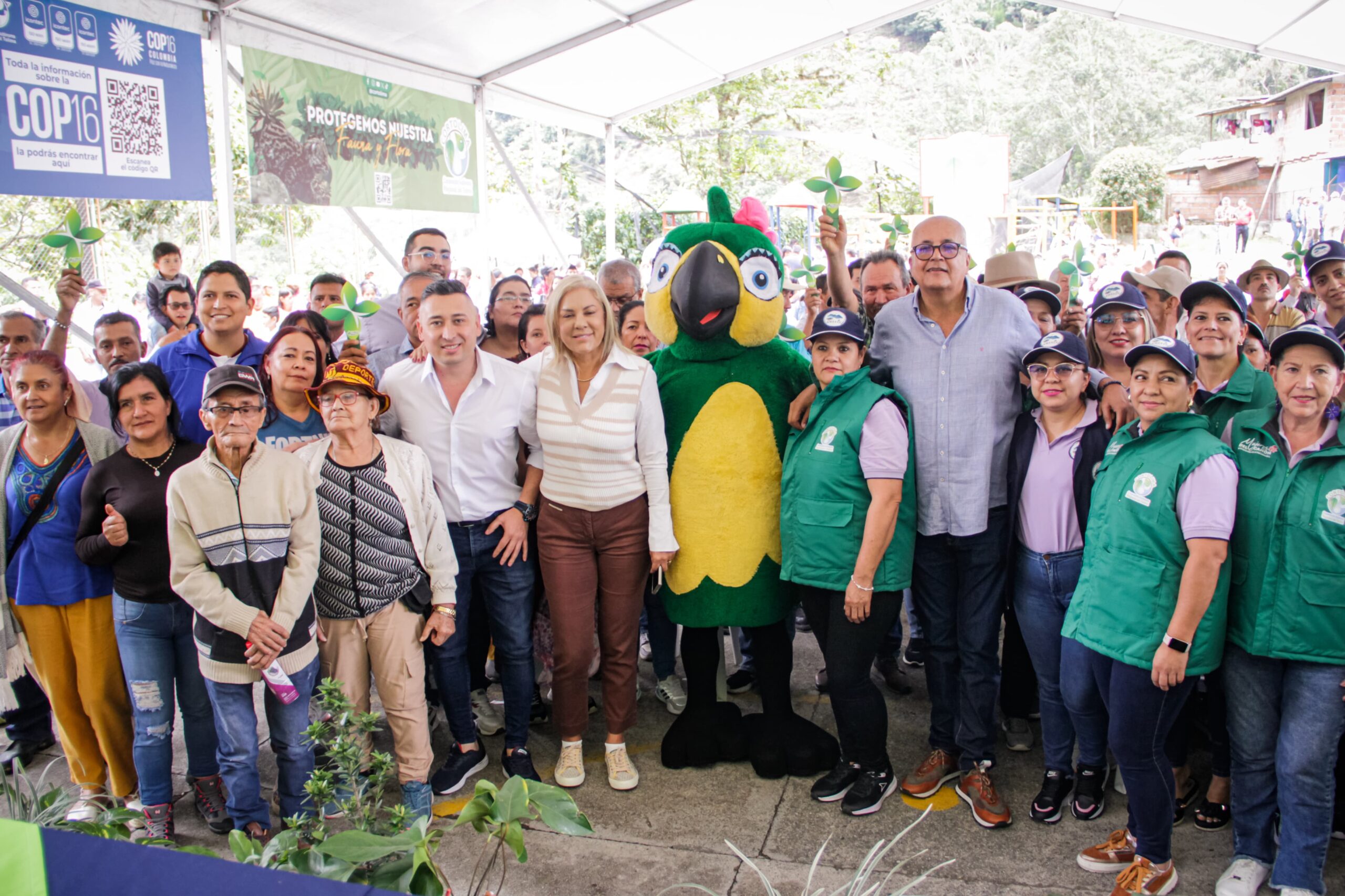 Familias campesinas y mujeres se alían con #Cortolima para promover el cuidado del Cañón del Combeima