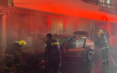 Controlado incendio vehicular en el centro de la ciudad de Ibagué; no hubo heridos