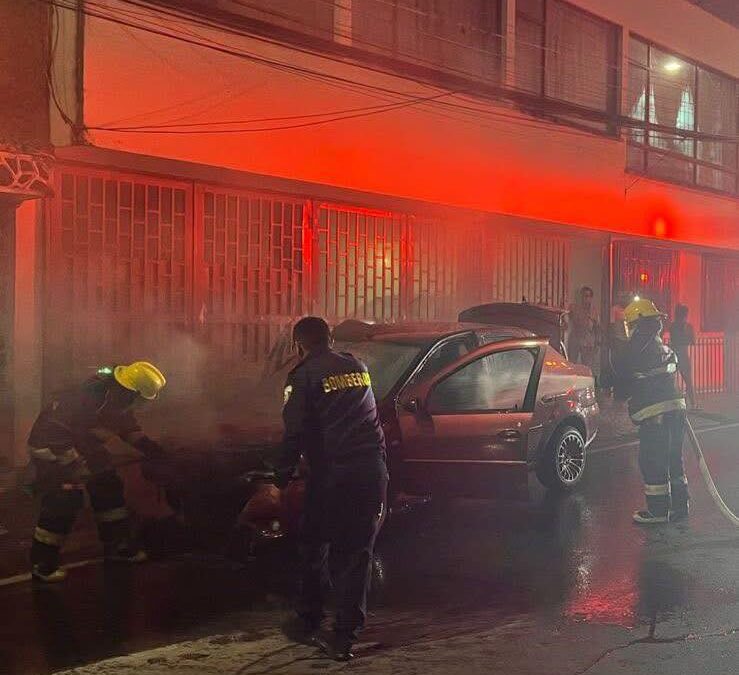 Controlado incendio vehicular en el centro de la ciudad de Ibagué; no hubo heridos