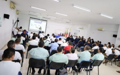 Más de 140 conductores de buses son capacitados en uso de nuevos paraderos del SETP