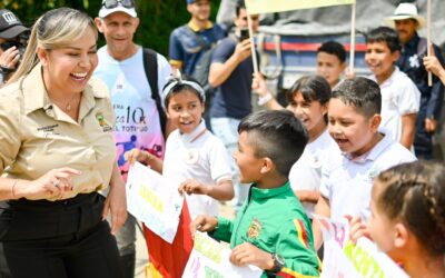 Alcaldesa entregó 2.000 bultos de cemento para mejorar vías en vereda de El Totumo